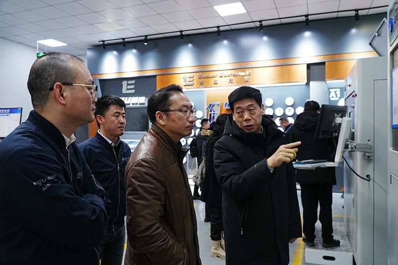 廣州市荔灣區(qū)區(qū)長譚明鶴、廣州工控副總經(jīng)理張勁泉一行蒞臨上海毅速考察交流